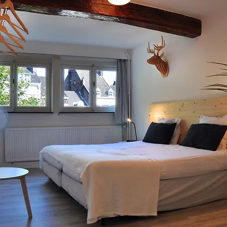 Beez Hotel 2*
