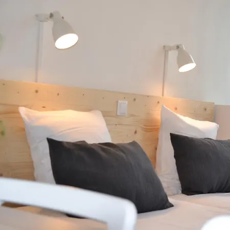 Beez Hotel