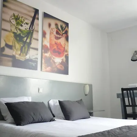 Beez Hotel 2*